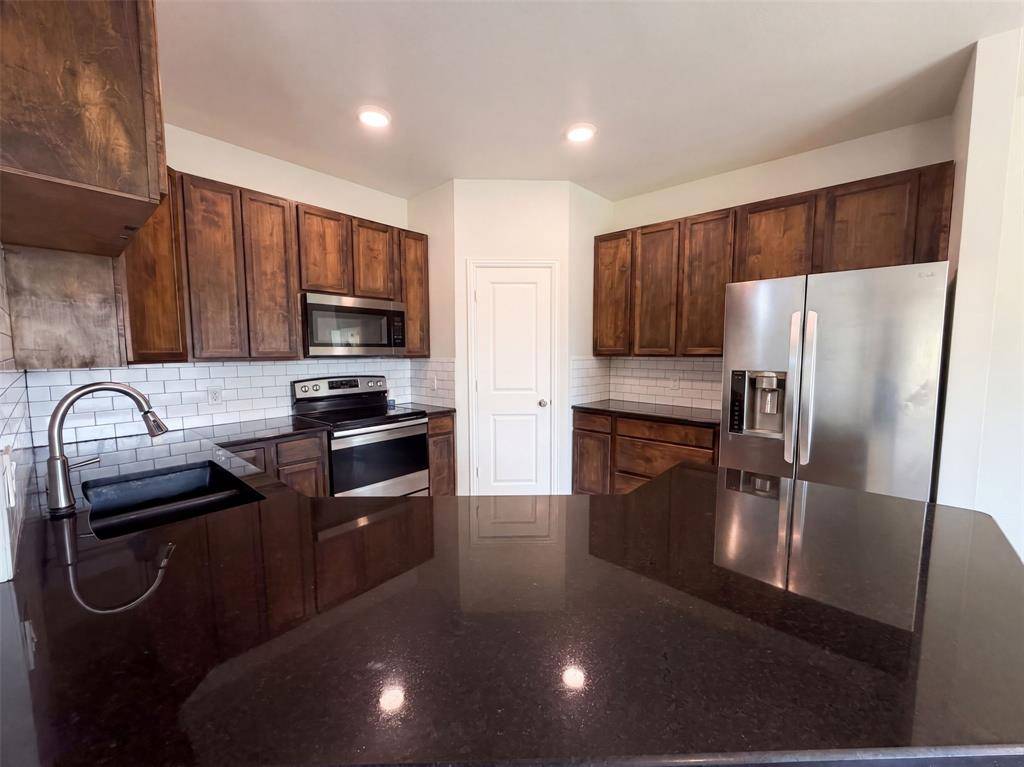 301 E Jefferson Street, Palmer, TX 75152