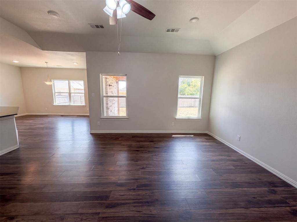 301 E Jefferson Street, Palmer, TX 75152