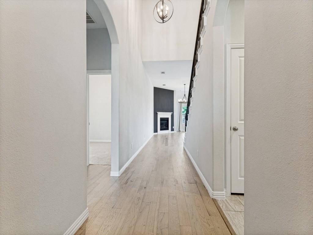 1520 Eleanor Drive, Fort Worth, TX 76052