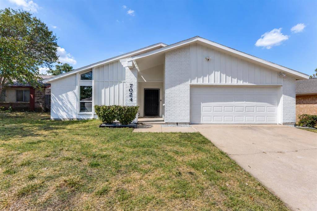 7024 Woodacre Road, Fort Worth, TX 76133