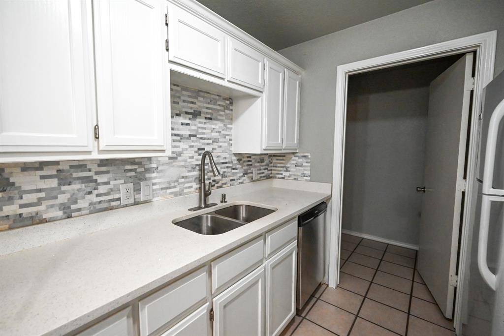 502 N Sewell Drive #B, Decatur, TX 76234