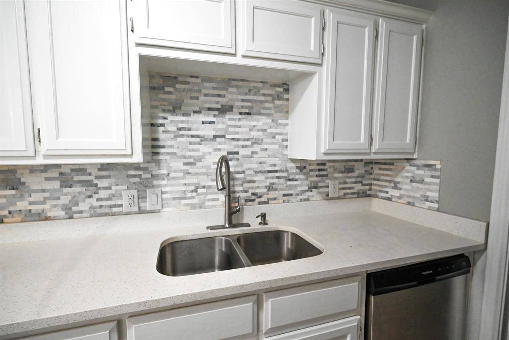 502 N Sewell Drive #B, Decatur, TX 76234