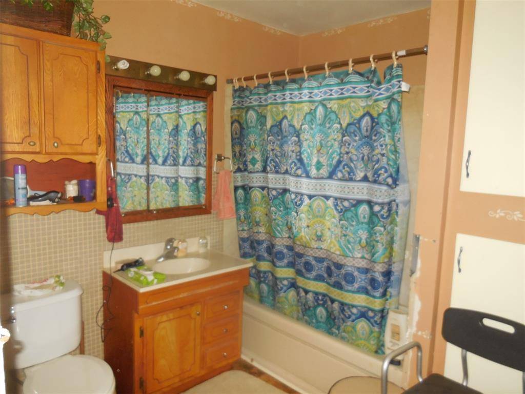610 W Main Street, Ranger, TX 76470