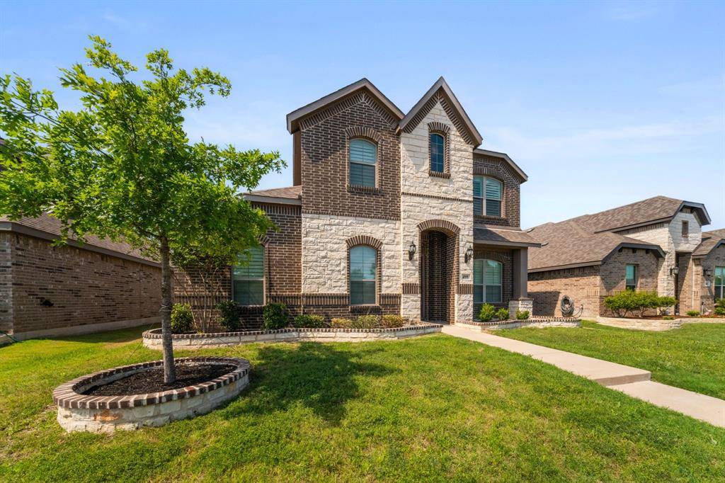 499 Washington Avenue, Waxahachie, TX 75165