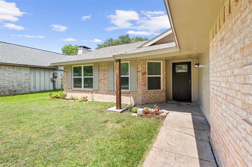 212 Mapleridge Drive, Rockwall, TX 75032