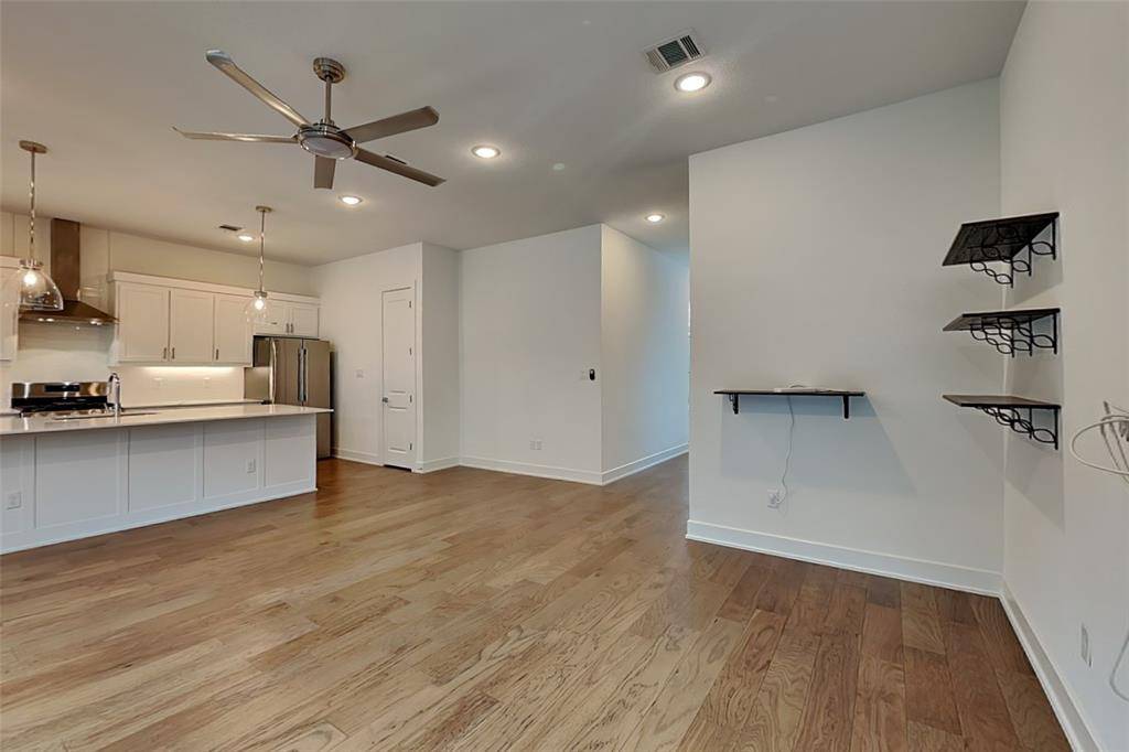 112 E Oscar Drive, Dallas, TX 75203
