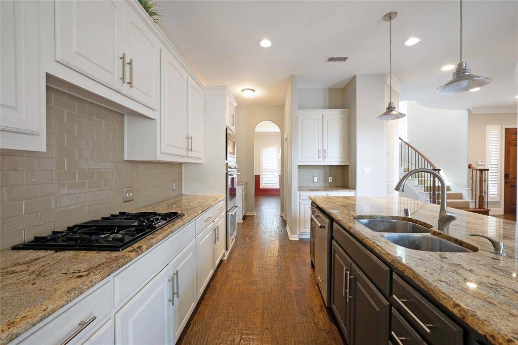 1728 Sandstone Drive, Frisco, TX 75034