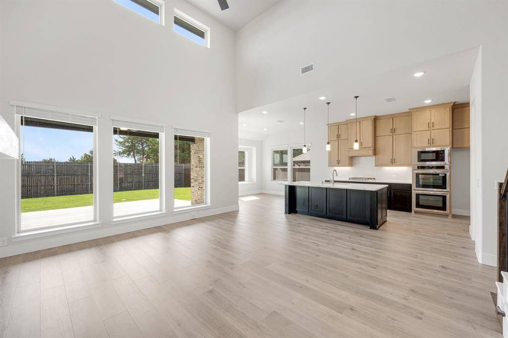938 Cardinal Drive, Midlothian, TX 76065