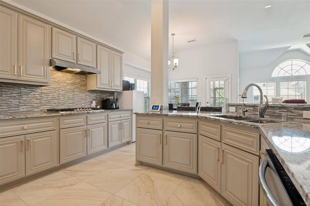 528 Shasta Street, Desoto, TX 75115