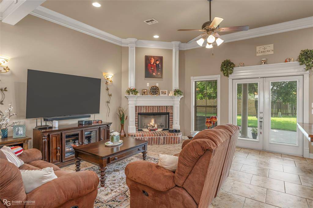 516 Brompton Lane, Bossier City, LA 71111