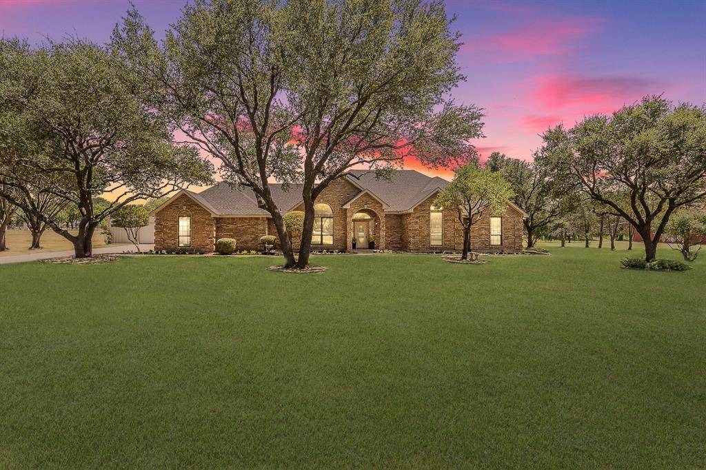 2305 Floyd Hampton Road, Crowley, TX 76036