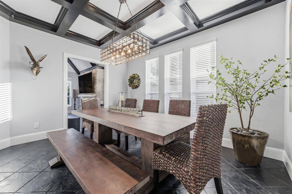 2712 Mount View Drive, Farmers Branch, TX 75234