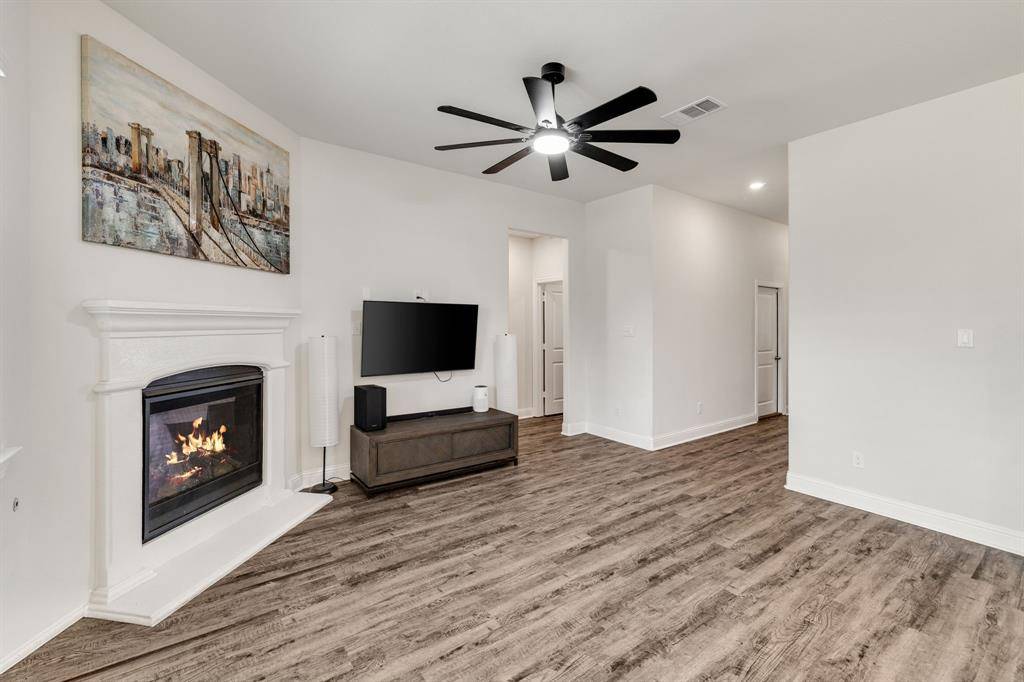 2717 Ainsworth Road, Aubrey, TX 76227