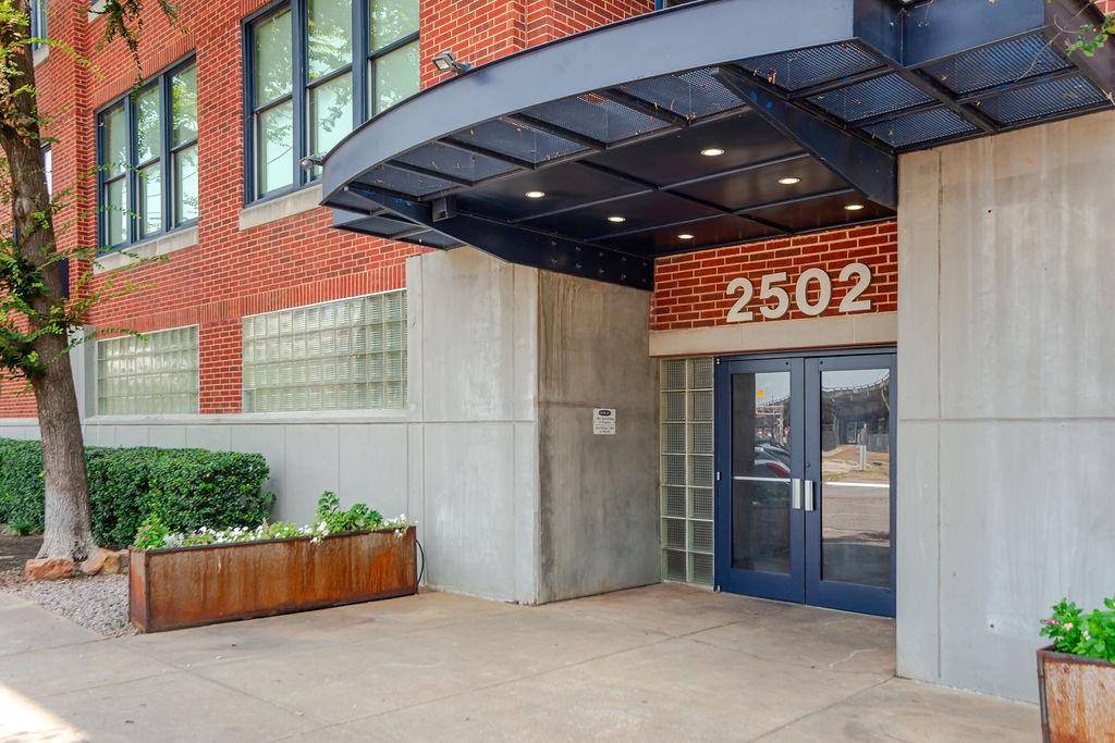 2502 Live Oak Street #218, Dallas, TX 75204