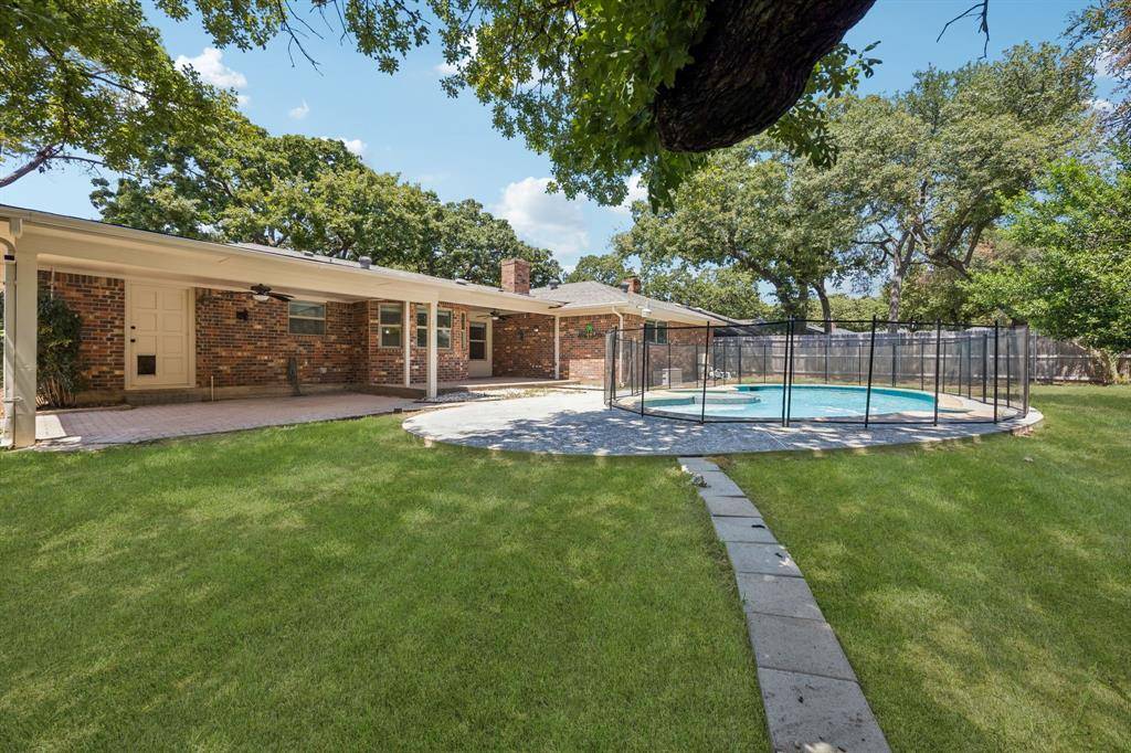 2701 Baldwin Drive, Arlington, TX 76012