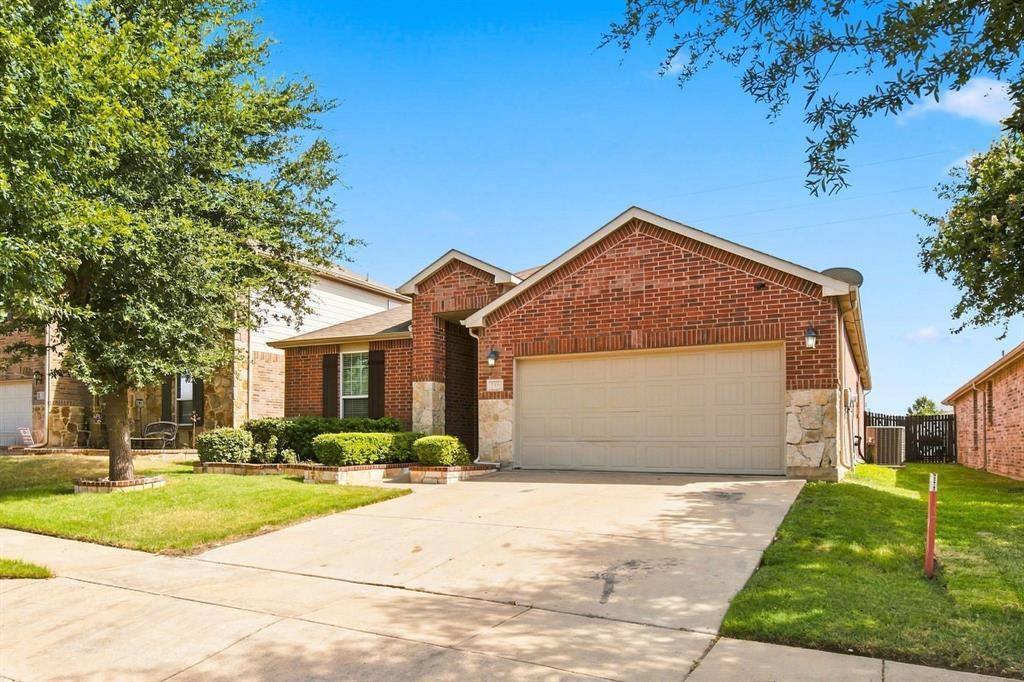 2332 Angoni Way, Fort Worth, TX 76131
