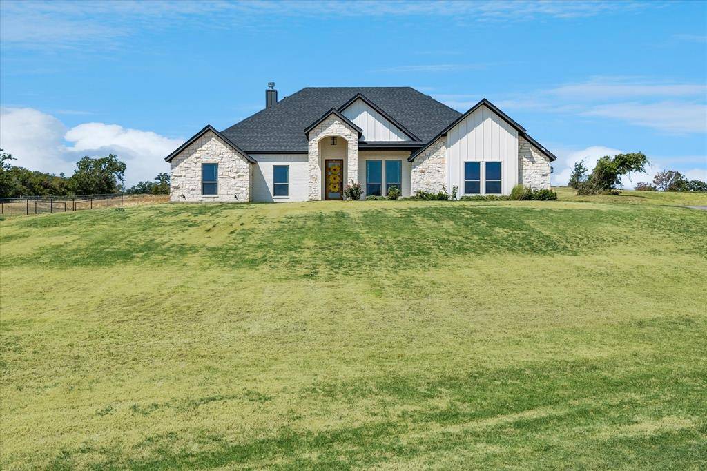 10020 Valley Oak Court, Springtown, TX 76082