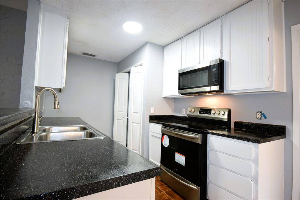 115 W Timberview Lane, Arlington, TX 76014