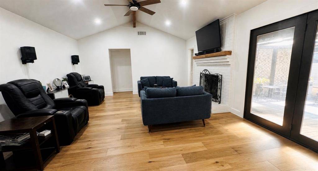 1731 N Mockingbird Lane, Midlothian, TX 76065