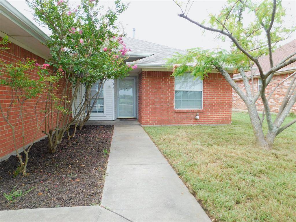 2025 Duck Creek Road, Sanger, TX 76266