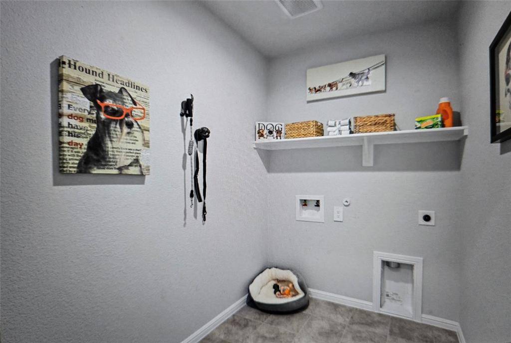 1517 Central Park Drive, Alvarado, TX 76009