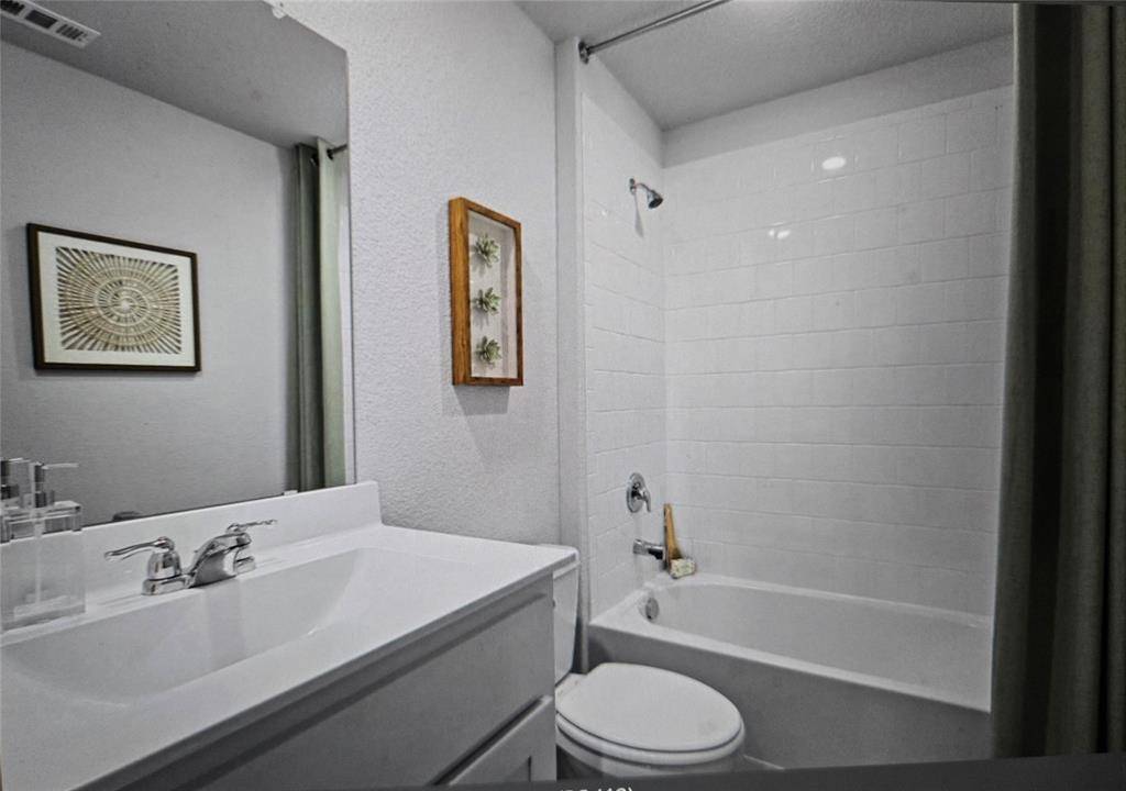1517 Central Park Drive, Alvarado, TX 76009