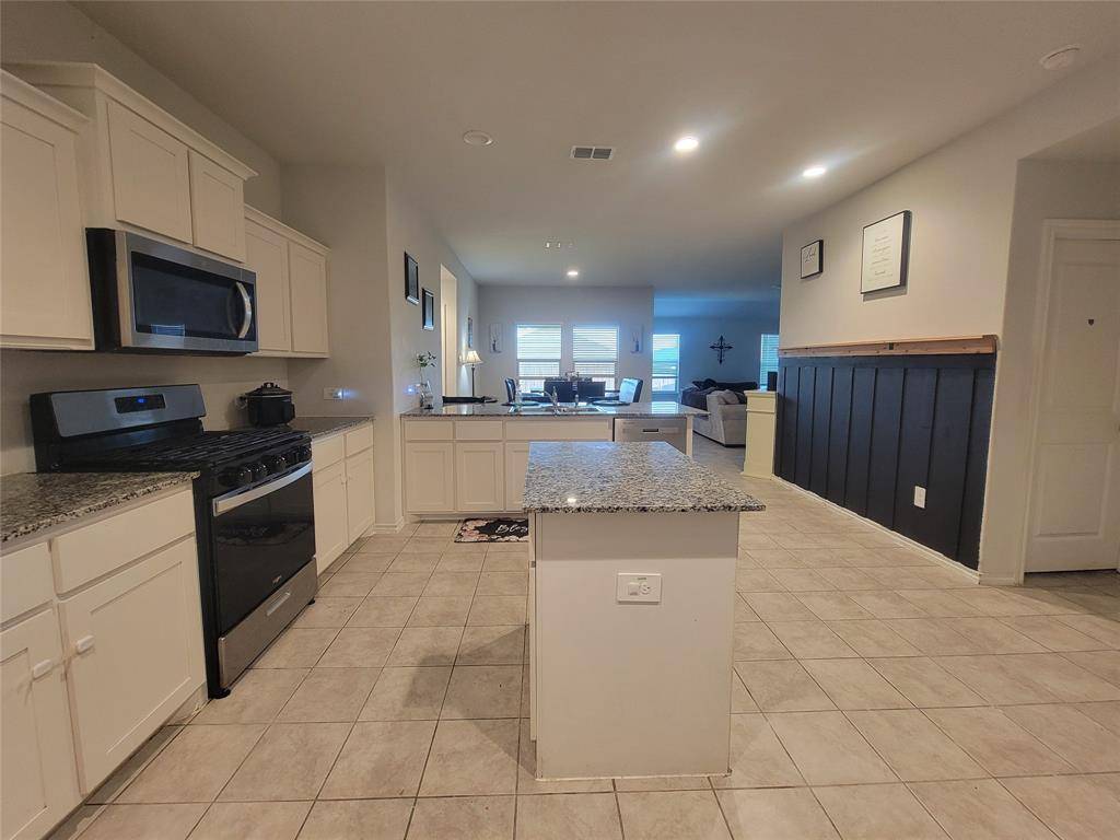 4153 Dublin Ridge Drive, Fort Worth, TX 76036
