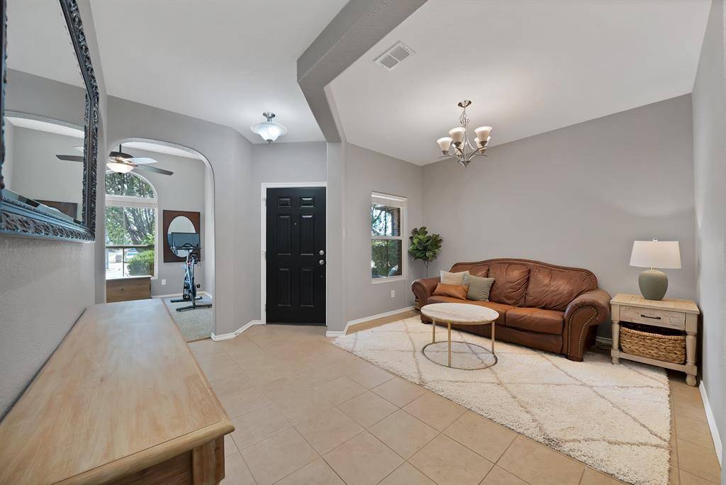 9644 Willow Branch Way, Fort Worth, TX 76036
