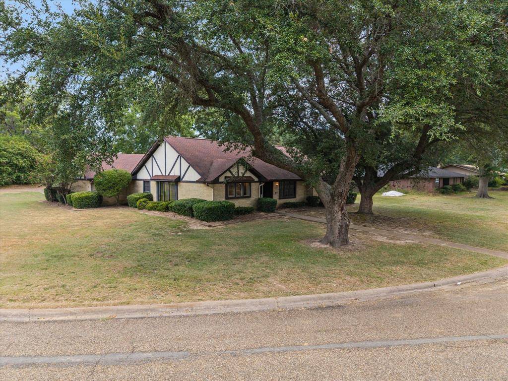 401 Southgate Drive, Mount Pleasant, TX 75455