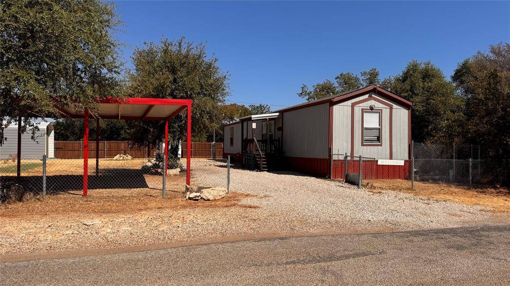 2804 Cedarhill Street, Granbury, TX 76048