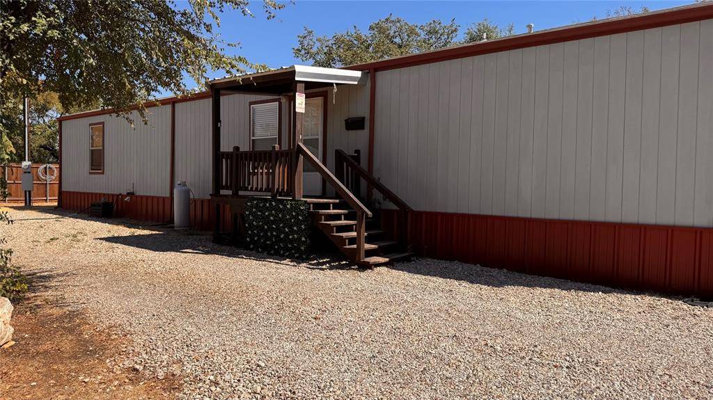 2804 Cedarhill Street, Granbury, TX 76048