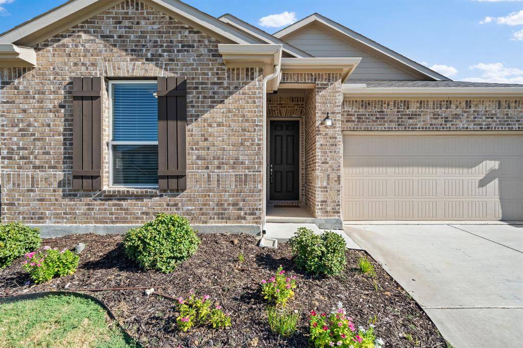 949 Brock Drive, Aubrey, TX 76227