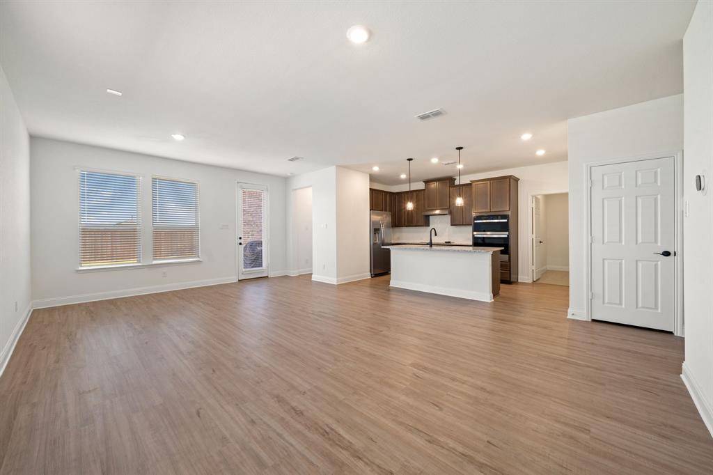 949 Brock Drive, Aubrey, TX 76227