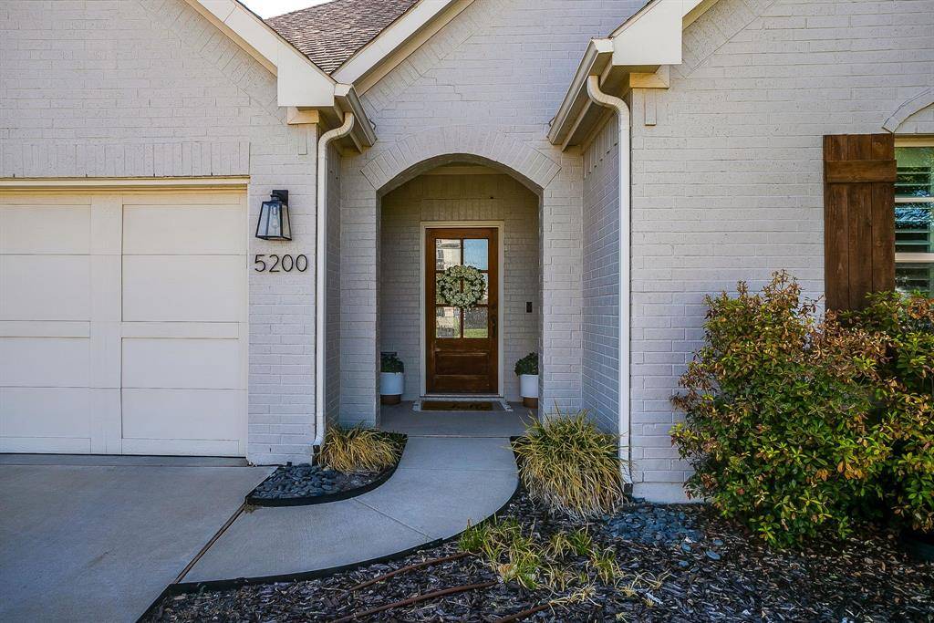 5200 Sonata Trail, Fort Worth, TX 76126
