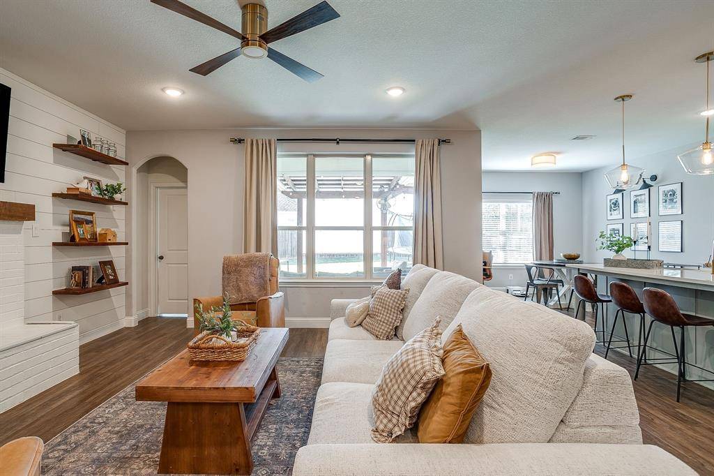 5200 Sonata Trail, Fort Worth, TX 76126