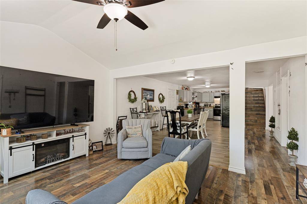 1404 Clinton Avenue, Fort Worth, TX 76164