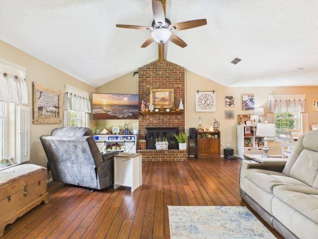 3602 San Saba, Athens, TX 75752