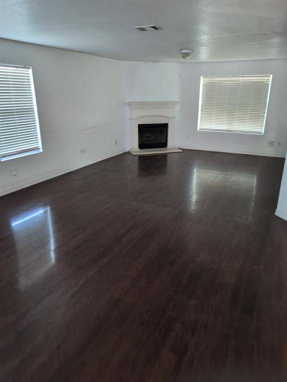 2701 Maegen Circle, Fort Worth, TX 76112