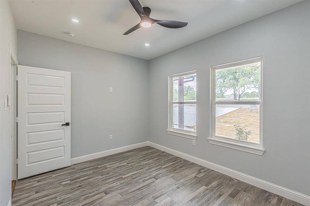 109 Gordons Circle, Runaway Bay, TX 76426
