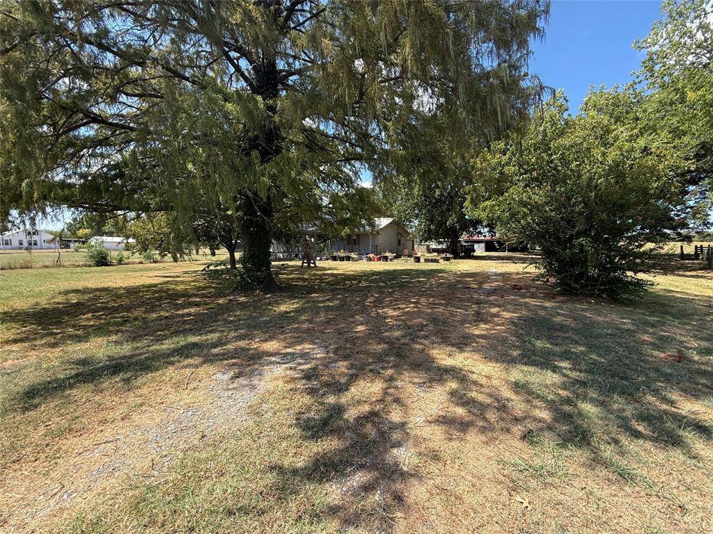 4411 Fm 100, Honey Grove, TX 75446