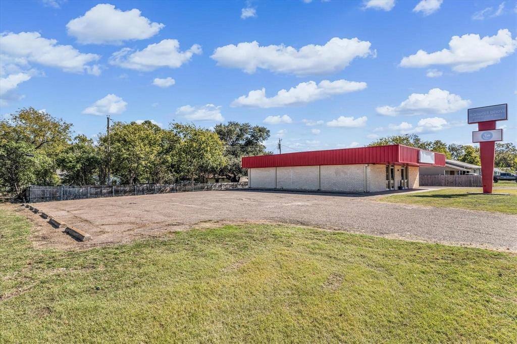 1311 N New Road #B, Waco, TX 76710
