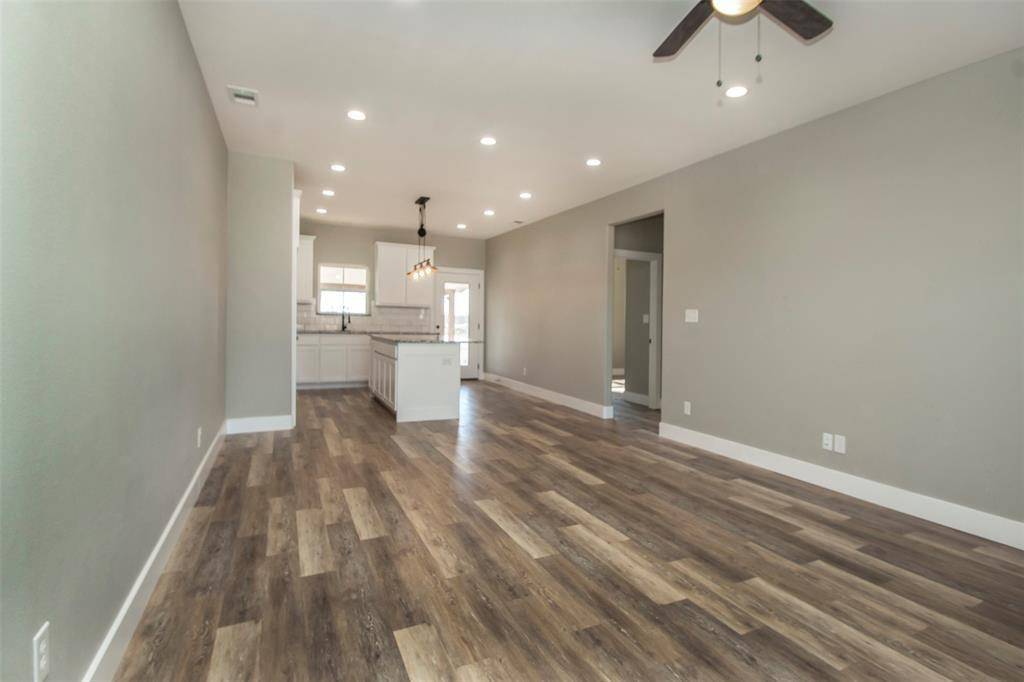20494 US Highway 377 #C, Whitesboro, TX 76273