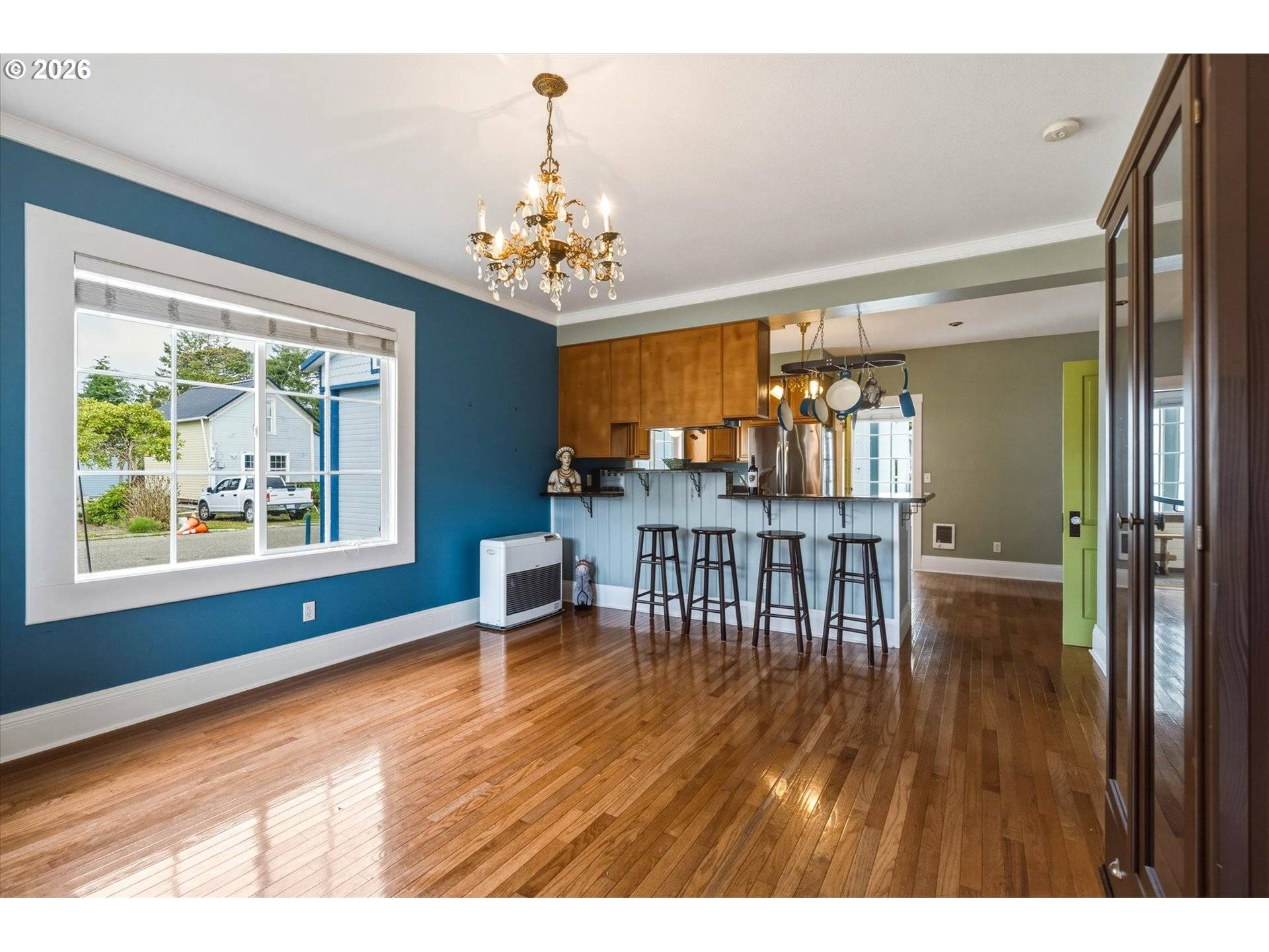 304 SPRUCE ST, Ilwaco, WA 98624