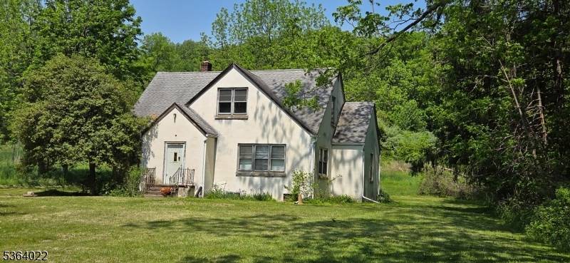 79 Mountain Lake Rd, White Twp., NJ 07823