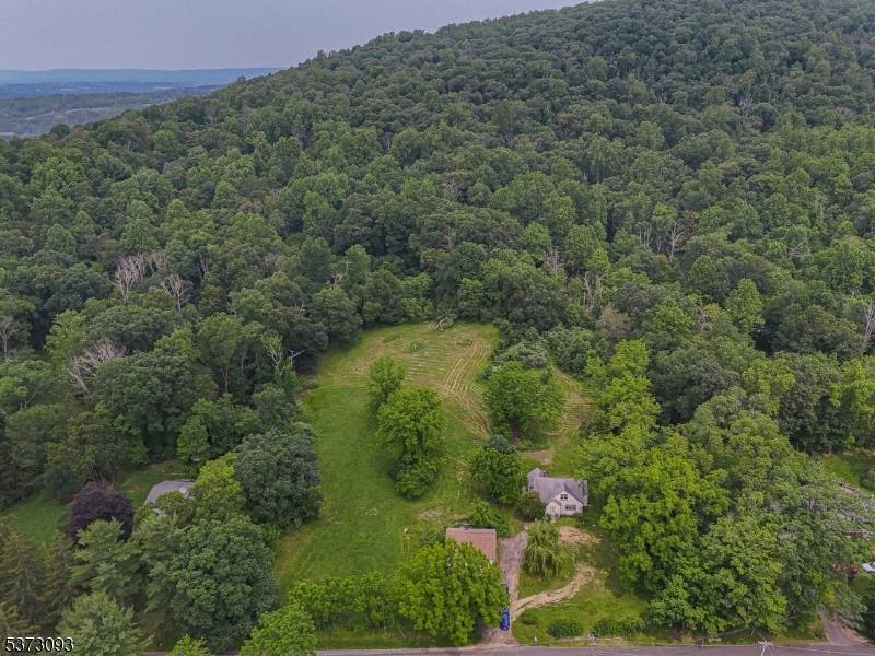79 Mountain Lake Rd, White Twp., NJ 07823