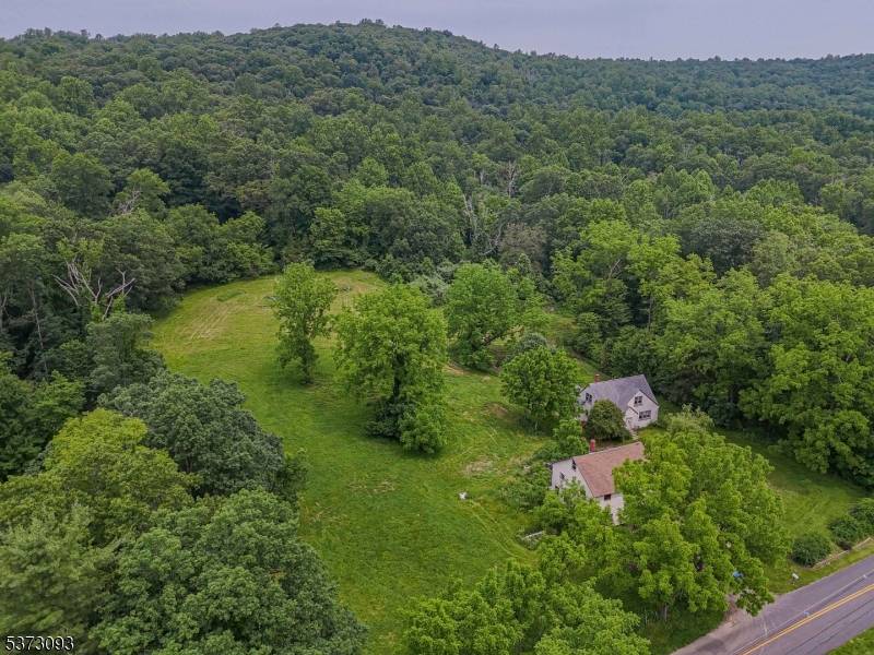 79 Mountain Lake Rd, White Twp., NJ 07823