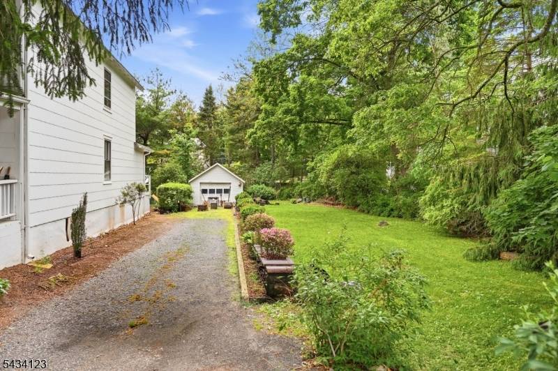 12 Bodnar St, Bernardsville Boro, NJ 07924