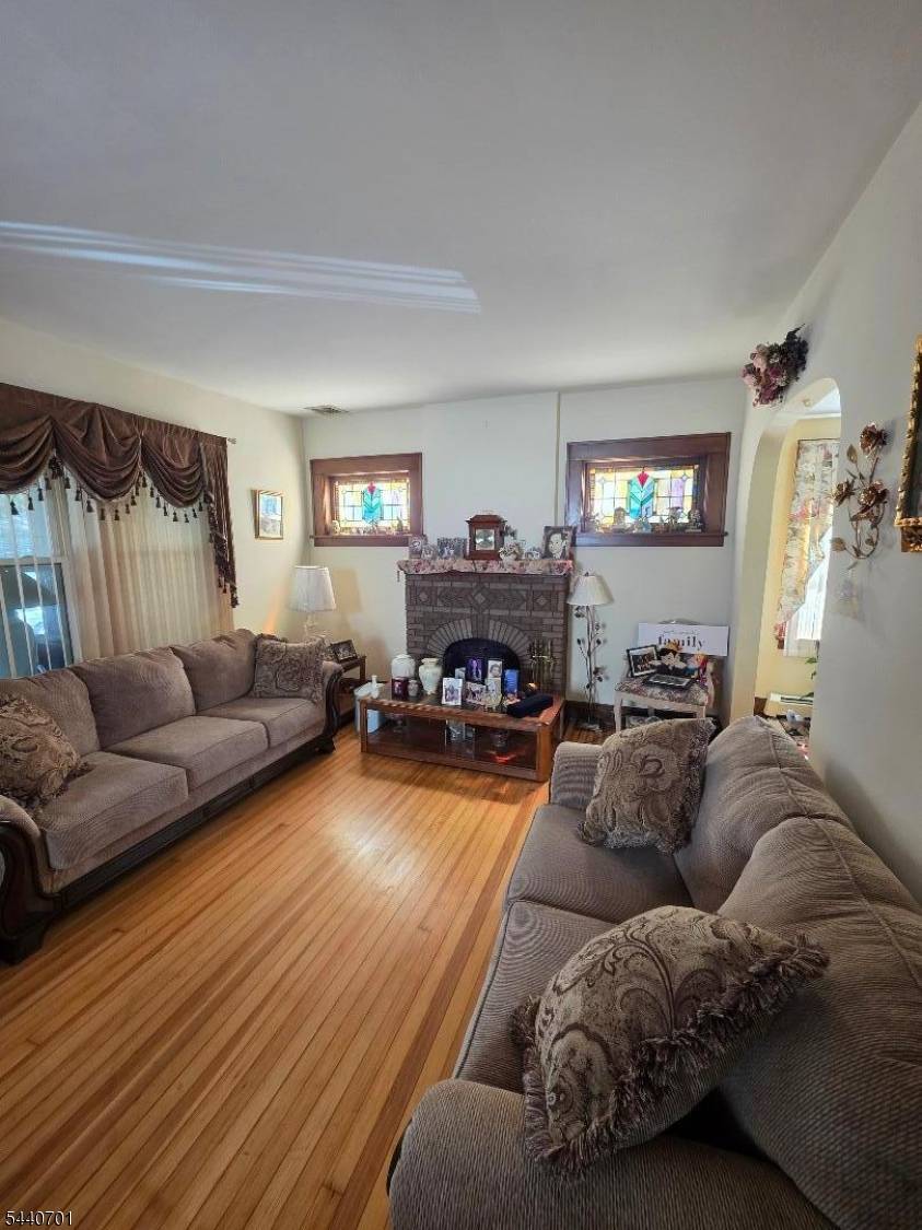 90 Hudson St, Clifton City, NJ 07011