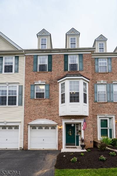 6 Sundance Way, Lopatcong Twp., NJ 08865