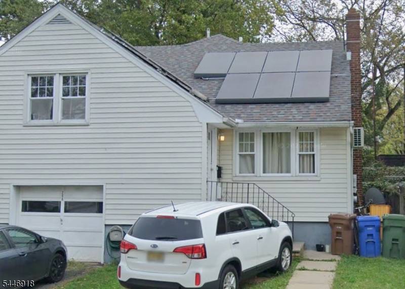208 E Price St, Linden City, NJ 07036